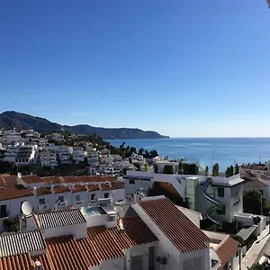 https://capri-32-menyber.hotelsinnerja.org